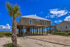 Imagen de la galería de Bayfront Dauphin Island Home with Beach Access!, en Dauphin Island