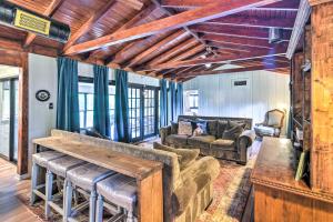 Gallery image of Upscale Dickinson Getaway with Yard on 1 Acre! in Dickinson