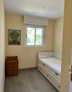 Postel nebo postele na pokoji v ubytování Puerto Banus Medina Garden + 4 fotografie