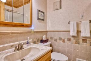 Ένα μπάνιο στο Chalet at Peek's Creek +30 φωτογραφίες