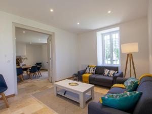 Galeriebild der Unterkunft Grande maison rénovée avec piscine privée et parc, idéale pour vacances en famille en Dordogne - FR-1-616-216 in Savignac-les-Églises