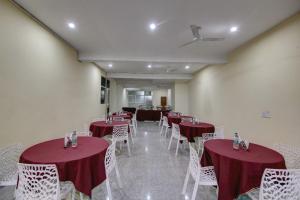Restaurace v ubytování Hotel Premier Noida 135