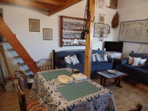 A bed or beds in a room at EVELYN'S COUNTRY HOUSE