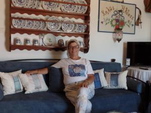 A seating area at EVELYN'S COUNTRY HOUSE