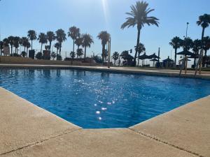 Bazén v ubytování Apartamento Benalmadena playa nebo v jeho okolí
