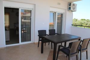 Balkón nebo terasa v ubytování Xanthiotis Apartments