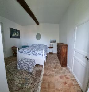 Posteľ alebo postele v izbe v ubytovaní Partie de Château du XI ieme à Canet d'Aude