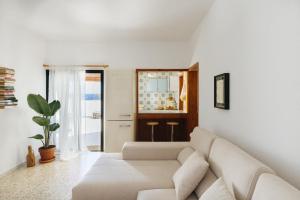 Gallery image of La Casa de La Caleta by Taller96 - El Hierro Island - in La Caleta