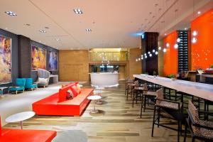 Lounge nebo bar v ubytování FX INN Kaohsiung Zhonghua Road Branch