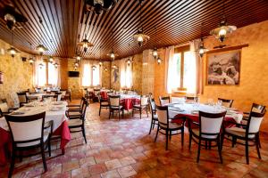 Restaurace v ubytování Hostal El Guerrer