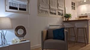 Η κουζίνα ή μικρή κουζίνα στο Seashore Hideaway studio +18 φωτογραφίες