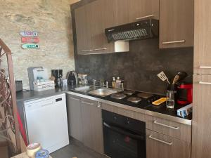 Kuchnia lub aneks kuchenny w obiekcie Maison typique Corse