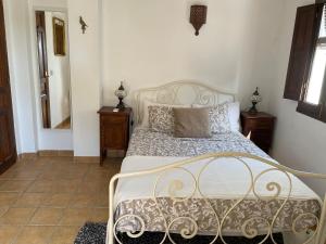 Fotografia z galérie ubytovania Casa Abuela, cheerful cosy 2 bedroom whitewashed village house v destinácii Pinos del Valle