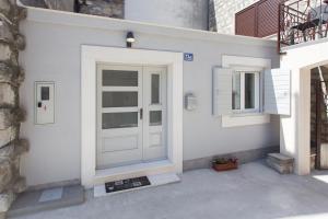 Exteriér alebo vchod do ubytovania Studio Nomadic Kastela