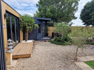 Gallery image of Birdsong lodge - peaceful - dog friendly in Sutton on Sea