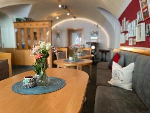 Posezení v ubytování Hotel Garni Erlbacher