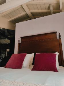 Een bed of bedden in een kamer bij Casas da Quinta da Cancela