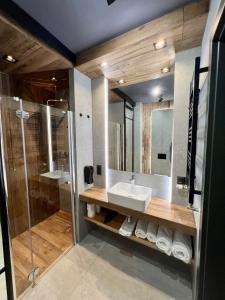 Łazienka w obiekcie Loft Klonowa - Apartament z garażem