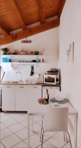 A kitchen or kitchenette at Casa Napoleoni