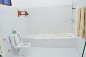 Et badeværelse på Bagamoyo Spice Villa