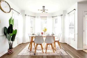 Φωτογραφία από το άλμπουμ του Modern & Cozy Home - 5 mins to DT Lawrenceville! σε Lawrenceville