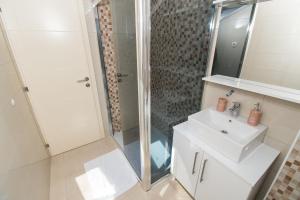 Koupelna v ubytování Apartments Luka i Toni