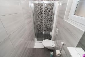 Koupelna v ubytování Apartments Luka i Toni