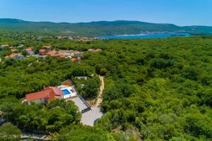 A bird's-eye view of Villa Una