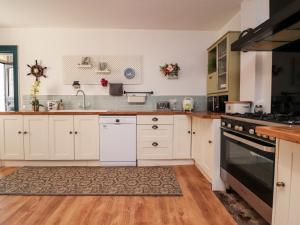 Dapur atau dapur kecil di 112 Balmoral Road +45 gambar