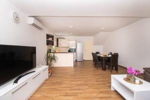 Kuchyň nebo kuchyňský kout v ubytování Apartments Luka i Toni