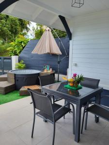 Istumisnurk majutusasutuses les tiny houses d'akapa