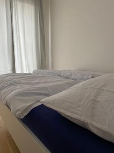 Cama ou camas em um quarto em Lovely Apartment at Anděl - Prague 5
