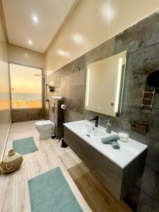 Ванная комната в Paradisiac and luxurious villa with private beach in Dakhla