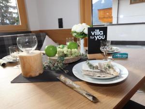 Makanan di atau berdekatan rumah percutian