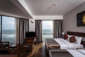 TV a/nebo společenská místnost v ubytování The Ocean Colombo