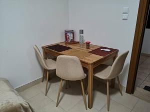 Fotografie z fotogalerie ubytování poets apertment in armeos masouri v destinaci Masouri