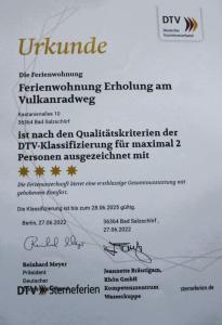 巴德薩爾奇利夫的住宿－Erholung am Vulkanradweg - 4 Sterne DTV Zertifiziert，一张带信的白纸