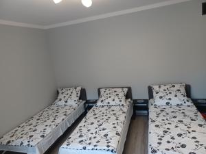 Cama o camas de una habitación en Agroturystyka Leśna Ostoja Borek