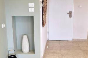 Ảnh trong thư viện ảnh của Tel Aviv North /Large Apartment w/ Pool,Spa&Gym ở Tel Aviv