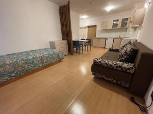 A seating area at Menada Grand Kamelia Apartments