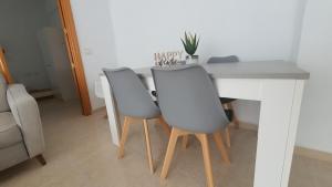 Posedenie v ubytovaní Apartamento centro playa estación de tren