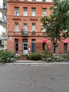 Budova, v ktorej sa apartmán nachádza