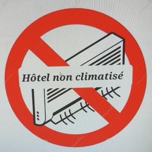 Certifikát, hodnocení, plakát nebo jiný dokument vystavený v ubytování Hôtel de France Contact-Hôtel