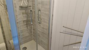 Kúpeľňa v ubytovaní Logement refait à neuf - Résidence - Chez Christian