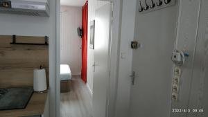 Fotografia z galérie ubytovania Logement refait à neuf - Résidence - Chez Christian v destinácii La Bourboule