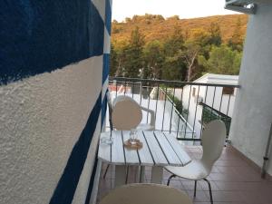 Balkón alebo terasa v ubytovaní Solenta - Sunny & Bright Apartment near Beach w Self CheckIN