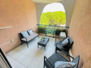 Fotografia z galérie ubytovania Appartement climatisé au cœur de Port Fréjus v destinácii Fréjus