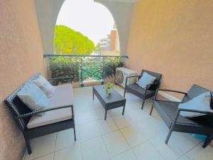 Zdjęcie z galerii obiektu Appartement climatisé au cœur de Port Fréjus w Fréjus