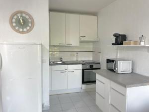 Fotografia z galérie ubytovania Appartement climatisé au cœur de Port Fréjus v destinácii Fréjus