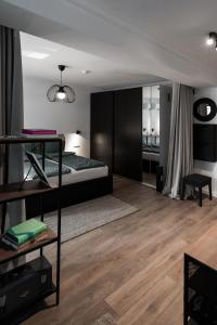 G34 - Modern Studio @ Parliament